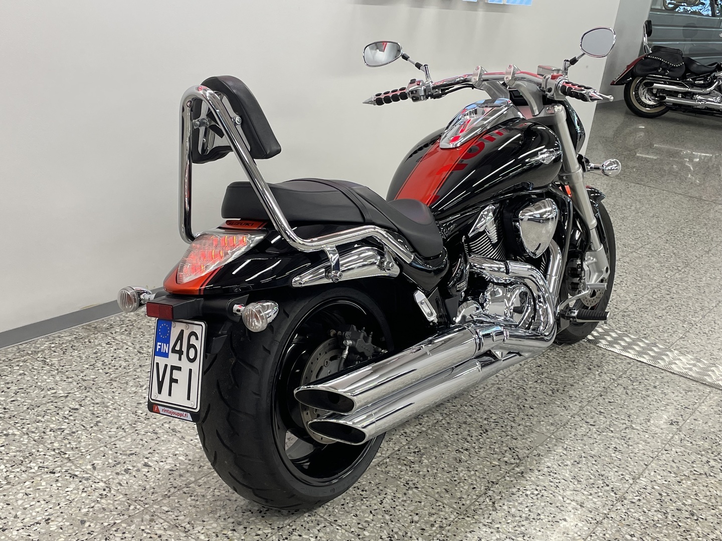 SUZUKI Intruder 2012