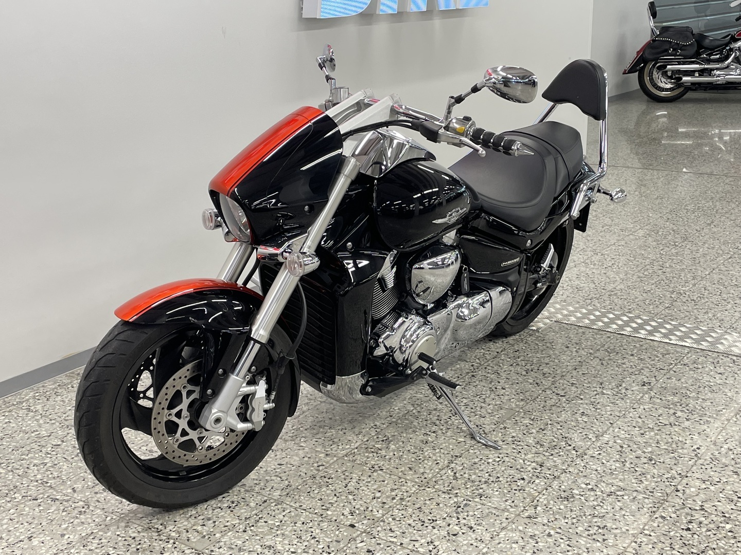 SUZUKI Intruder 2012