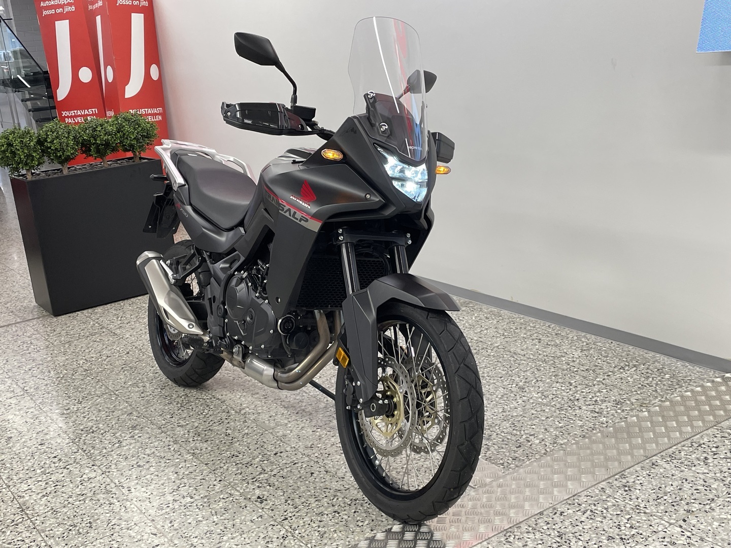 HONDA XL 2024