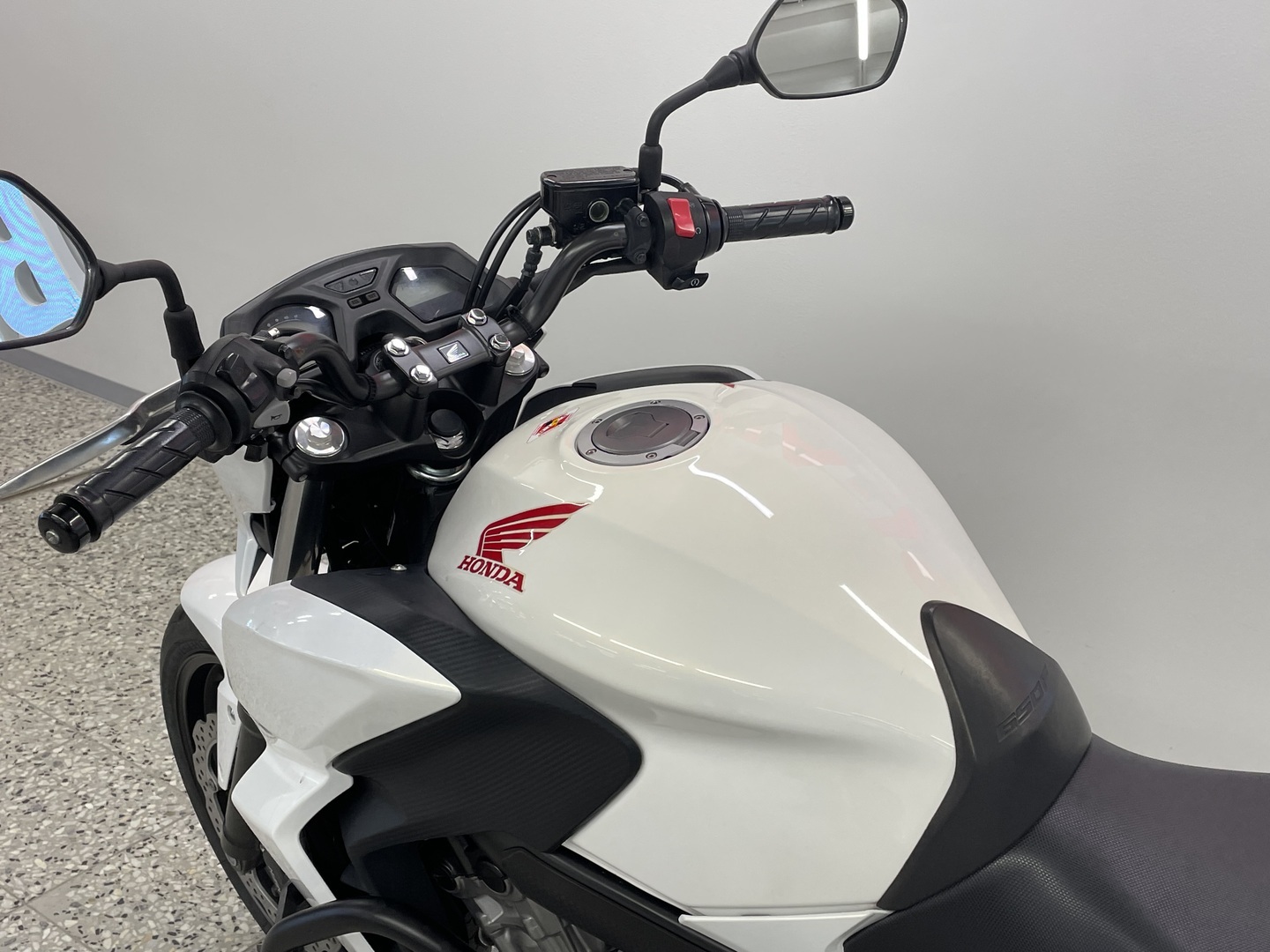 HONDA CB 2015