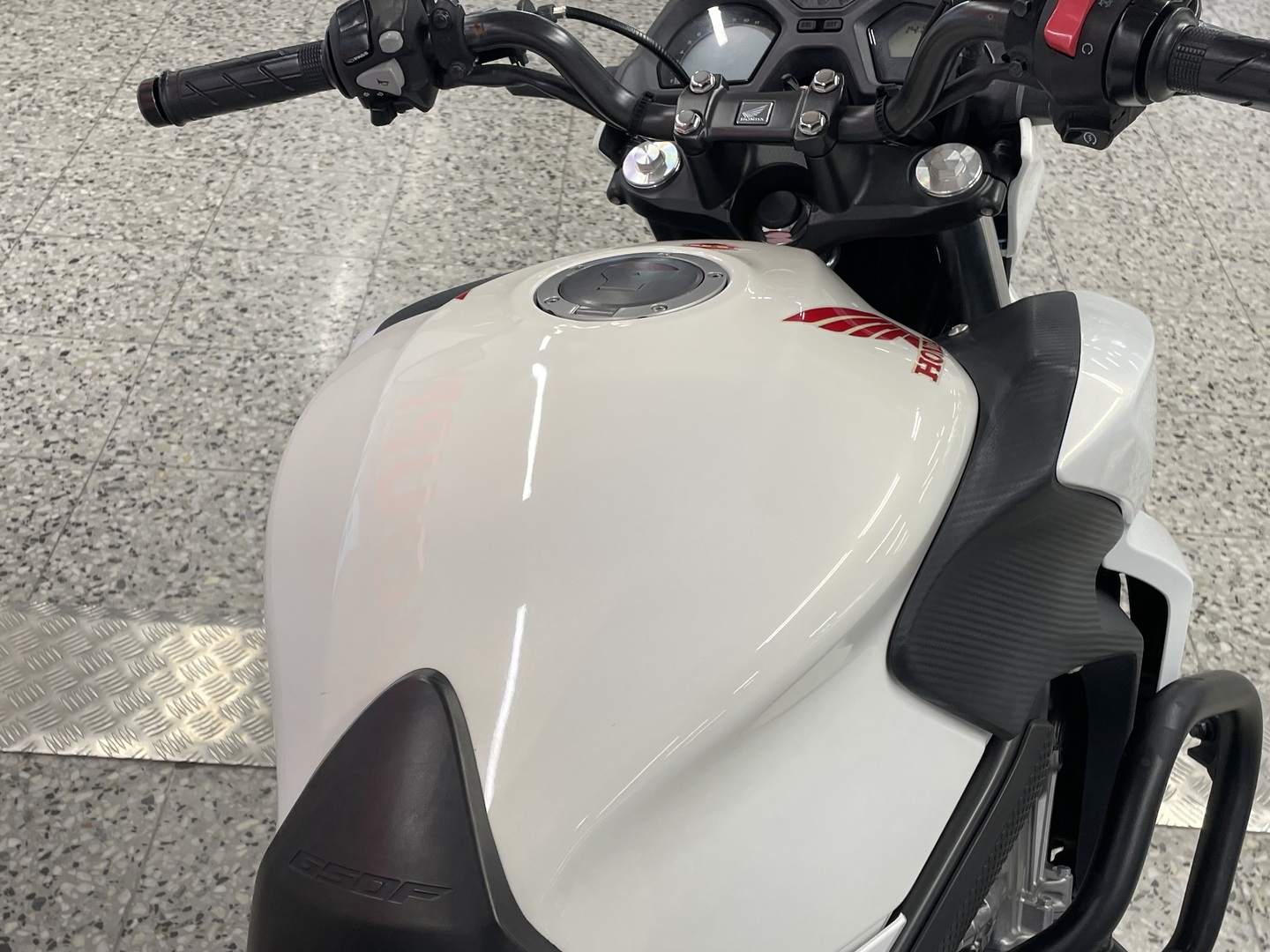 HONDA CB 2015