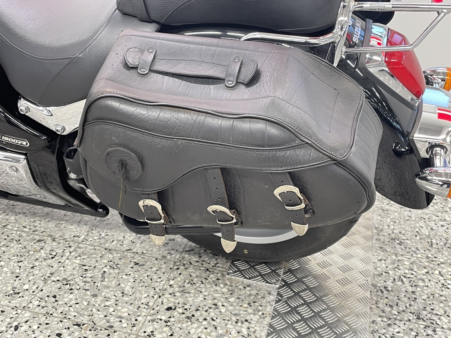 SUZUKI INTRUDER 2013