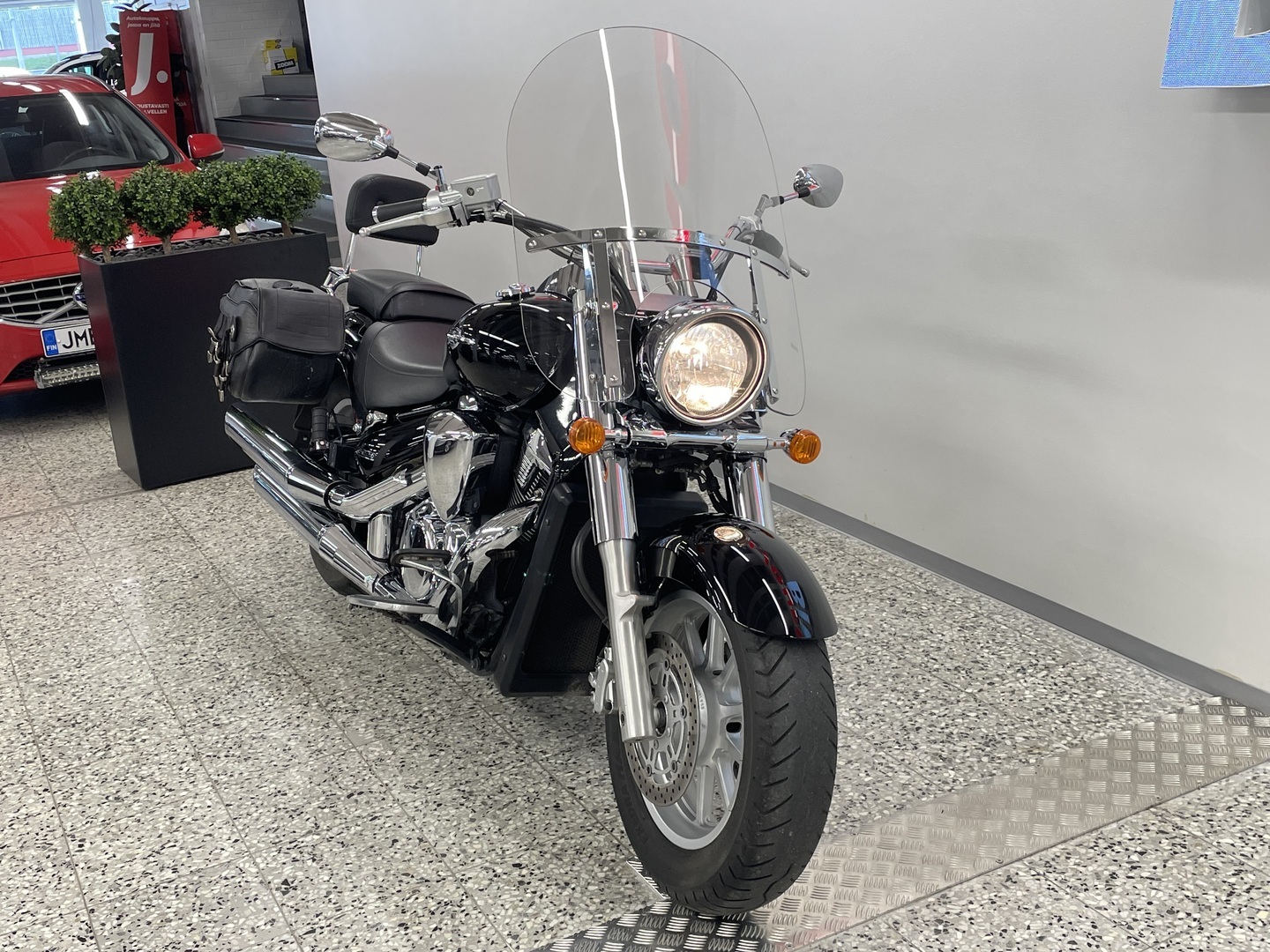 SUZUKI INTRUDER 2013