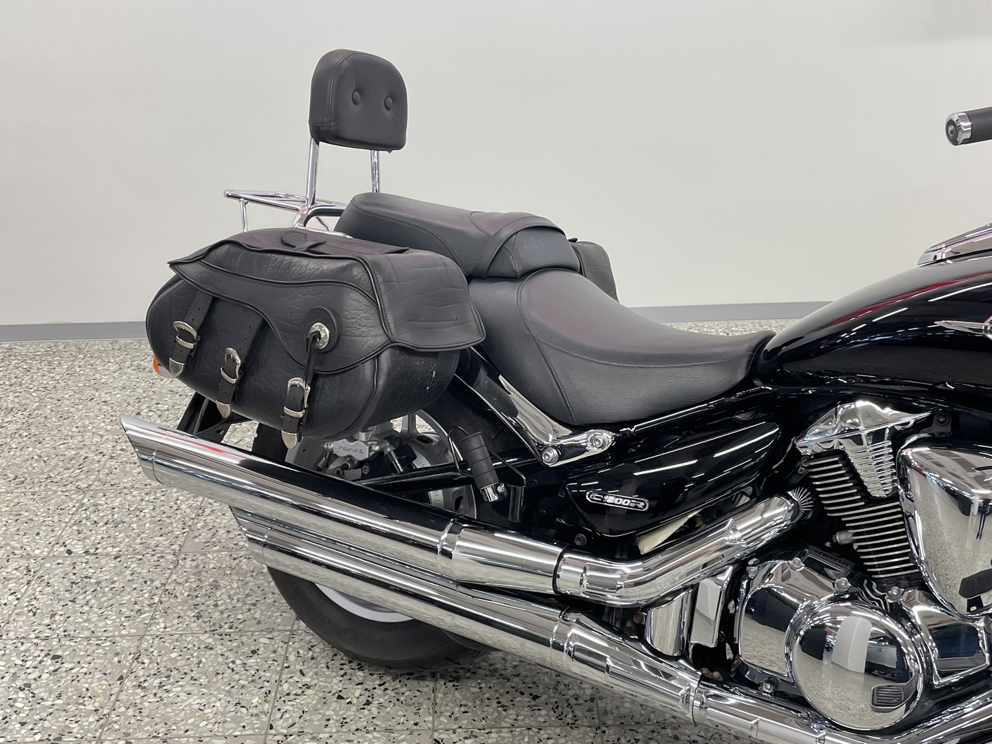 SUZUKI INTRUDER 2013