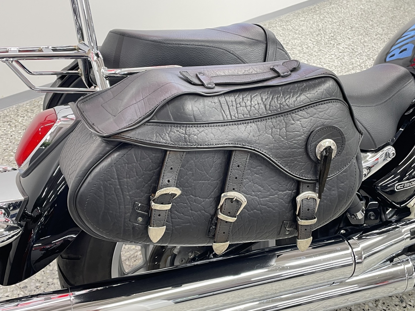 SUZUKI INTRUDER 2013