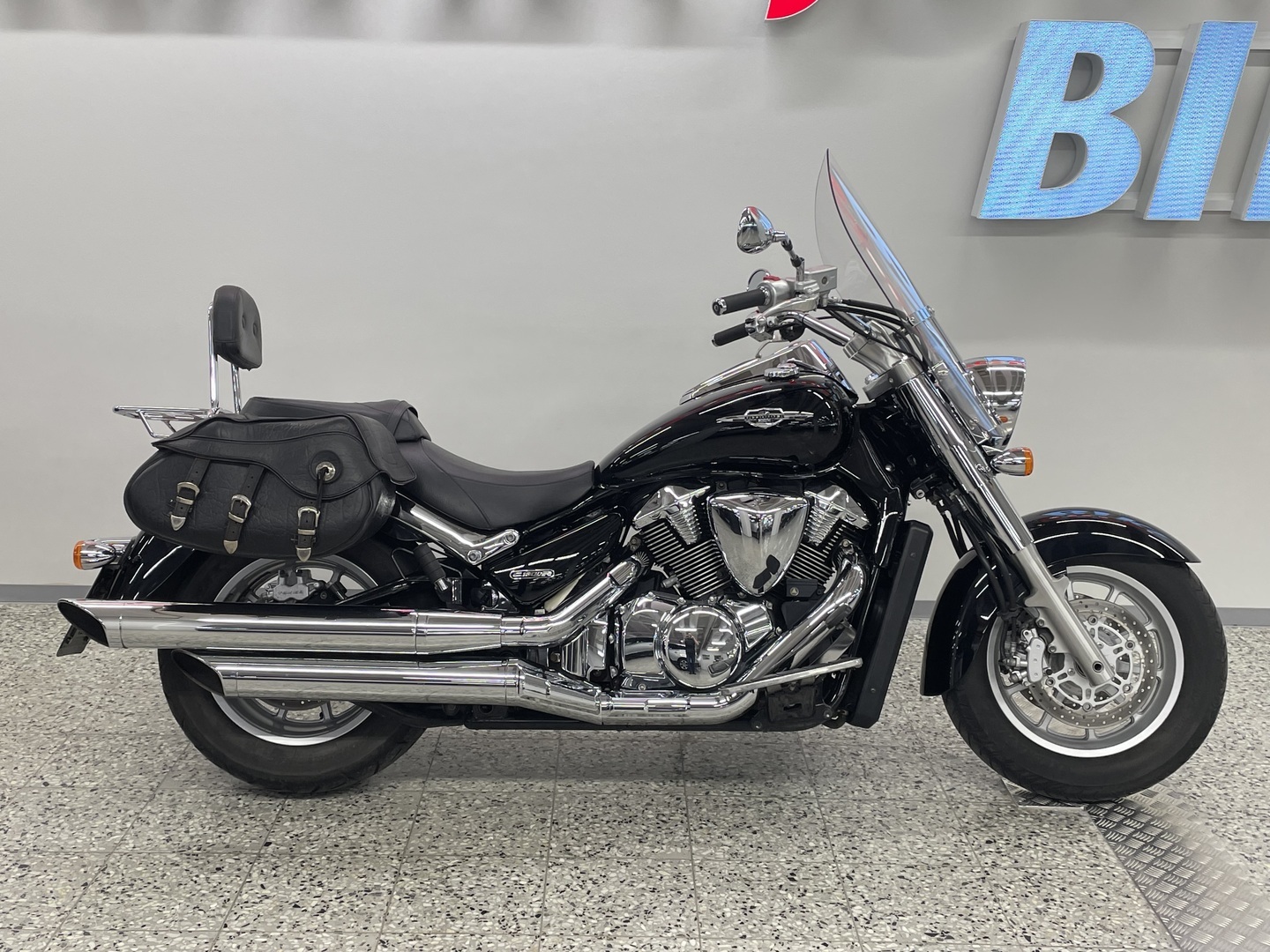 SUZUKI INTRUDER 2013