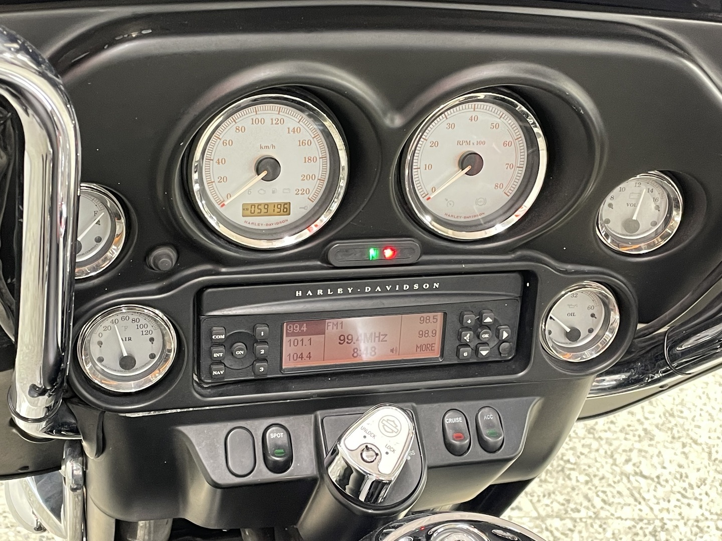 HARLEY-DAVIDSON TOURING 2011