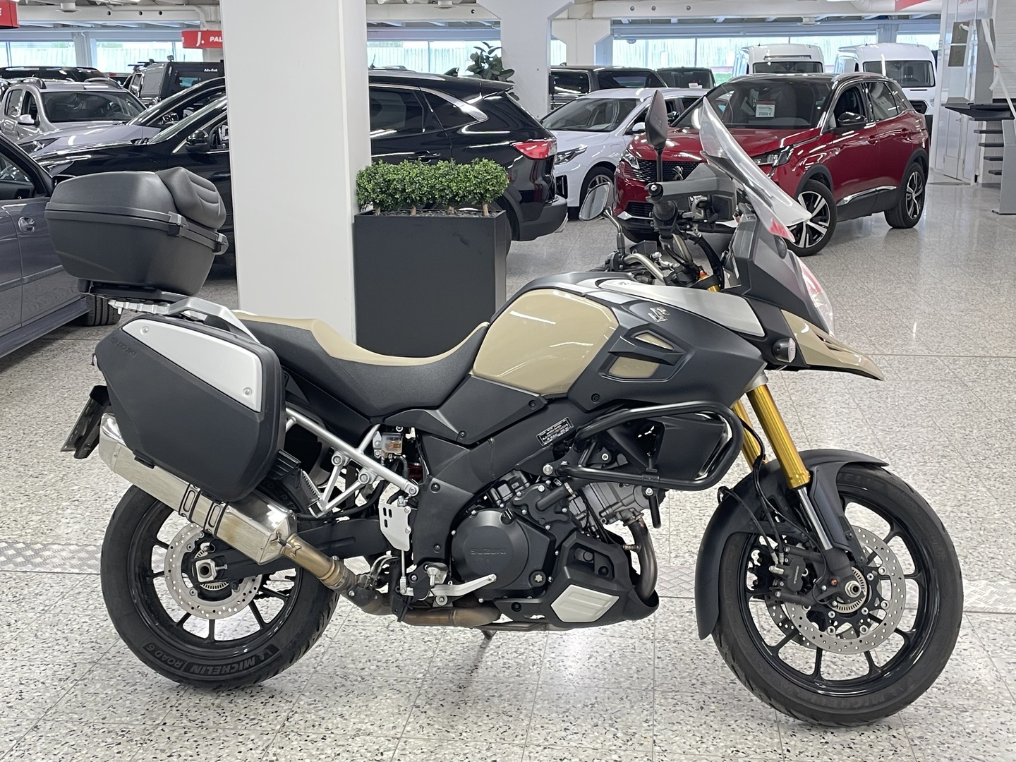 SUZUKI DL 2014