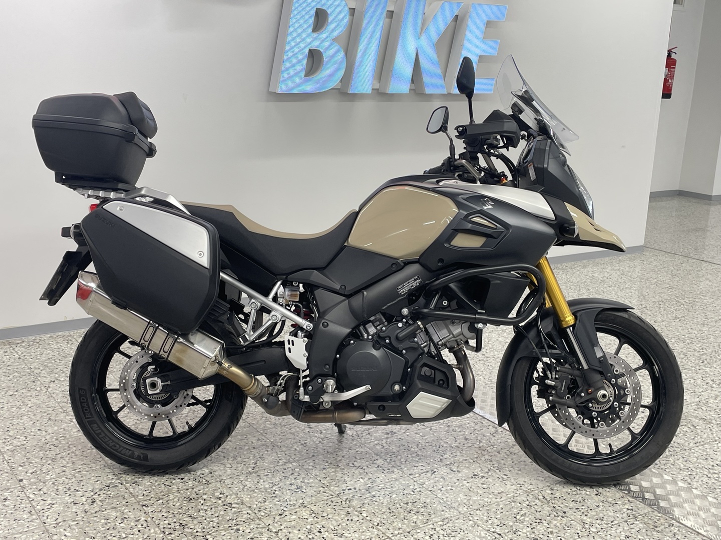 SUZUKI DL 2014
