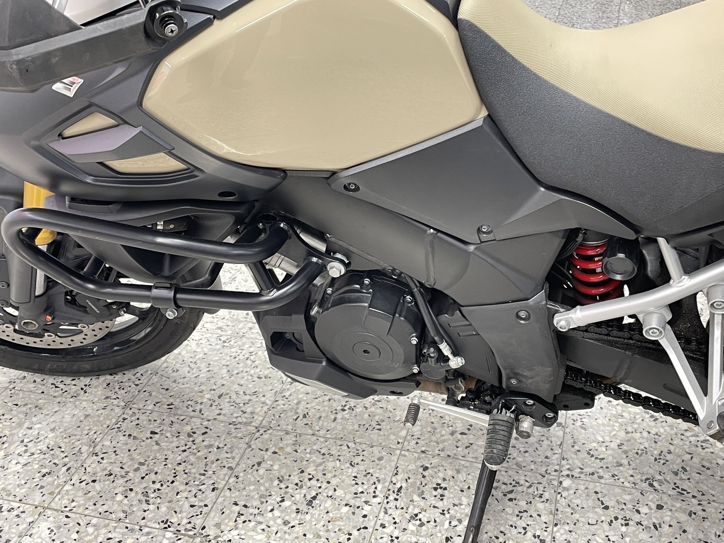 SUZUKI DL 2014