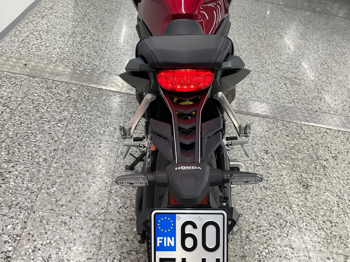 HONDA CB 2023