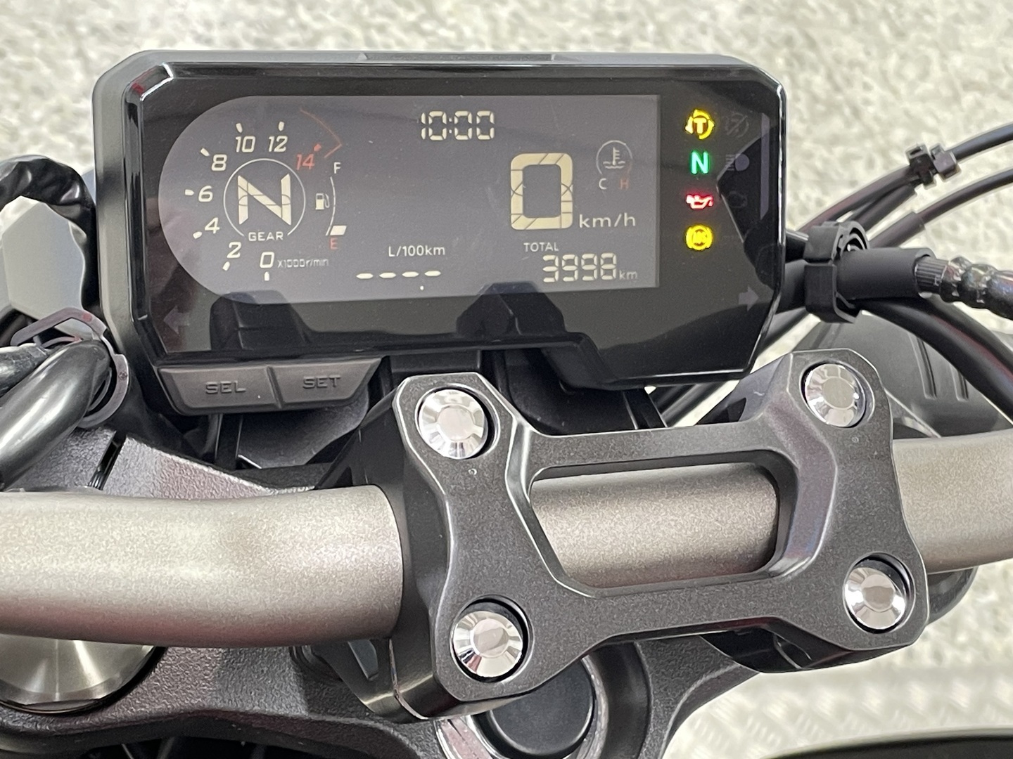 HONDA CB 2023