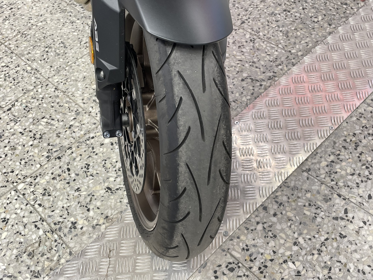 HONDA CB 2023