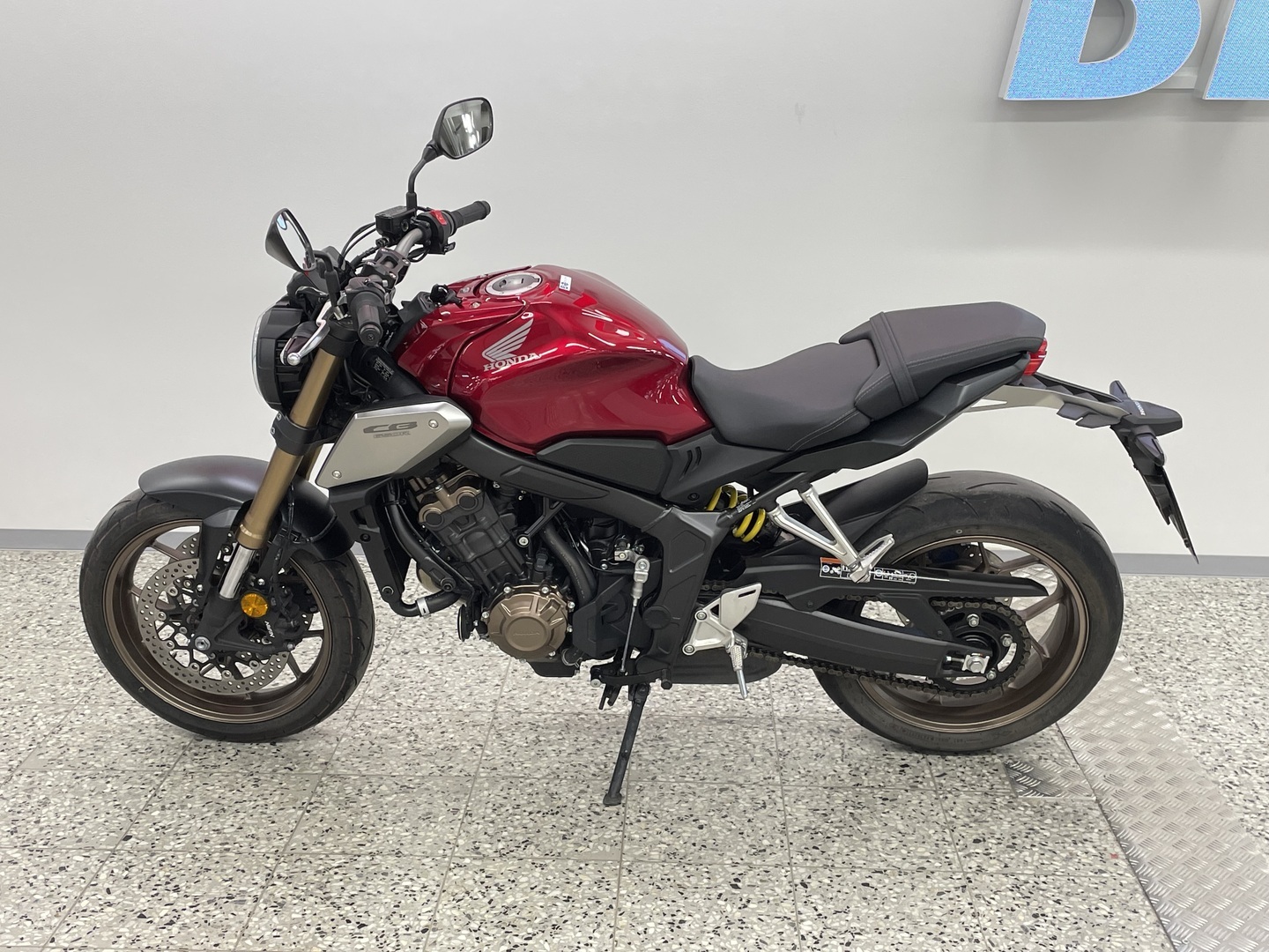 HONDA CB 2023
