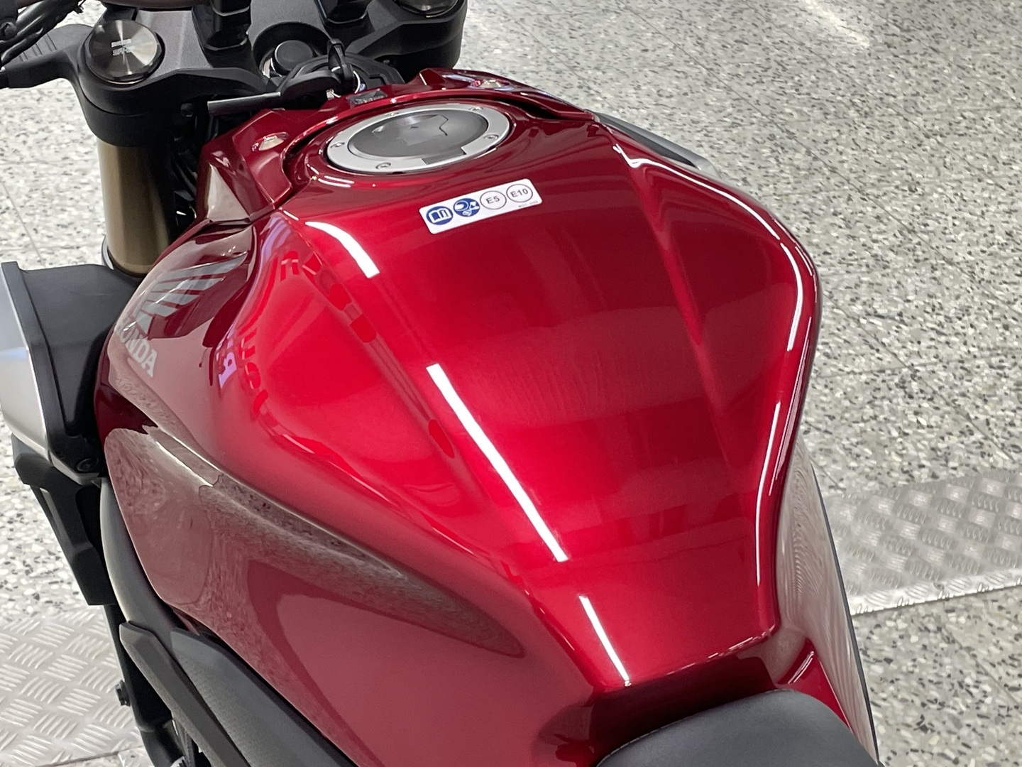 HONDA CB 2023
