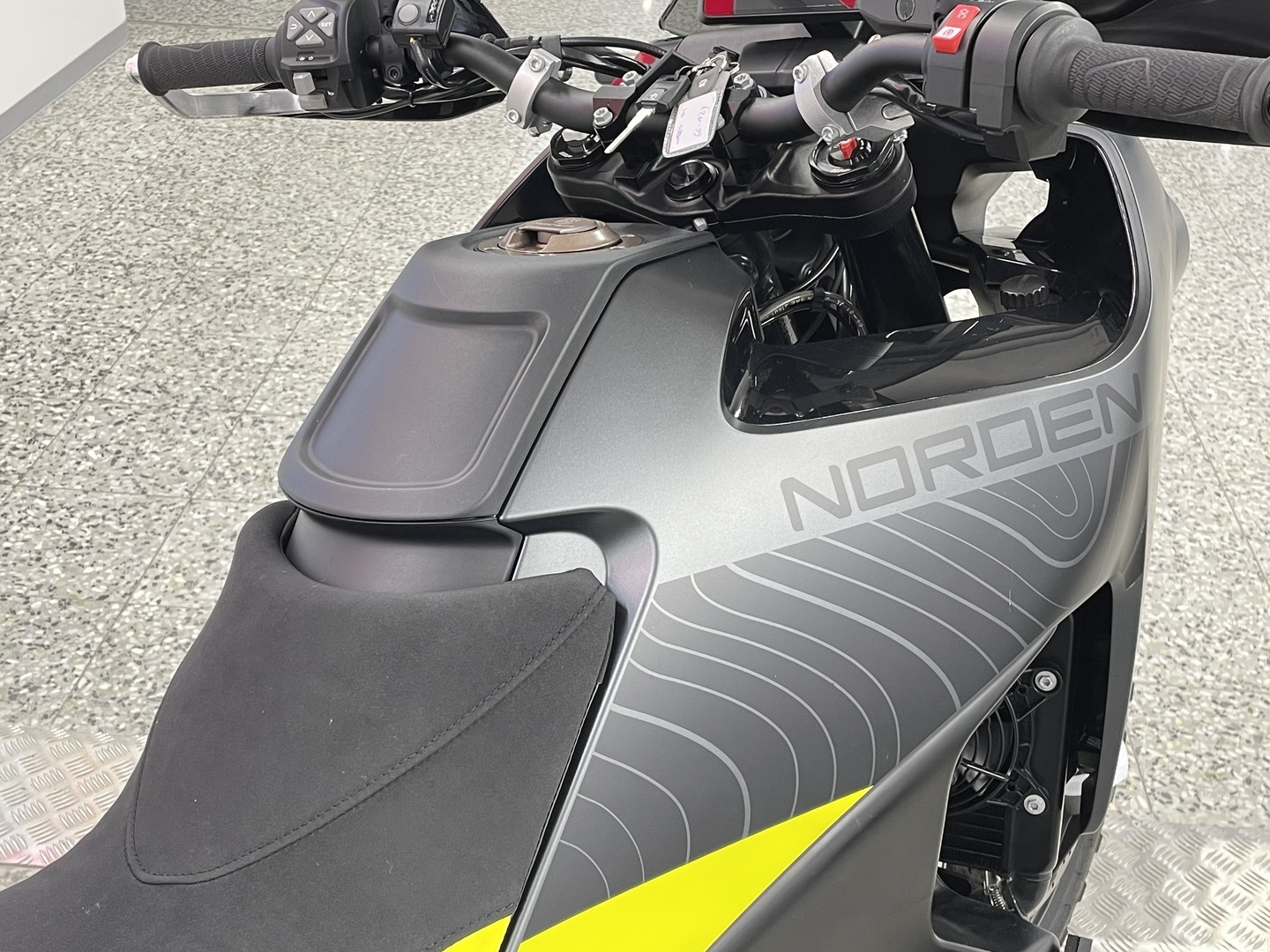 HUSQVARNA NORDEN 2022
