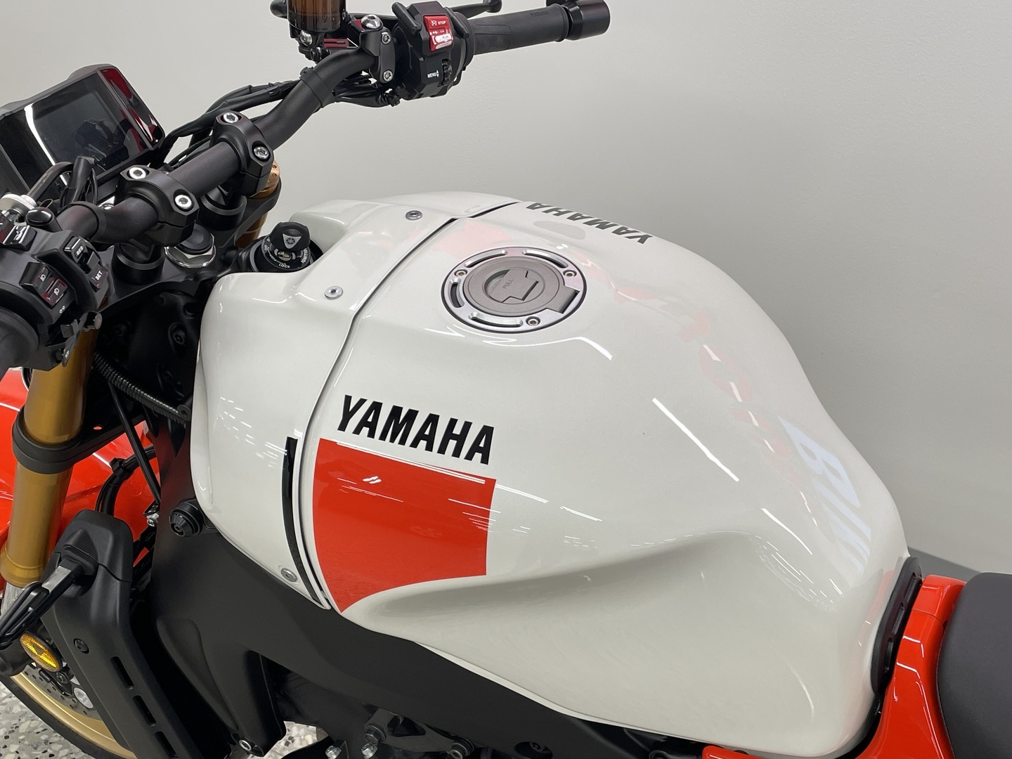 YAMAHA XSR 2024