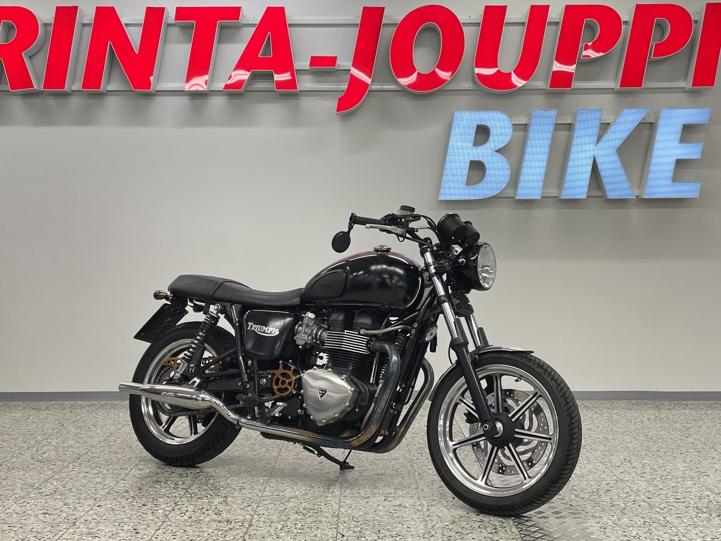 TRIUMPH Bonneville 2011