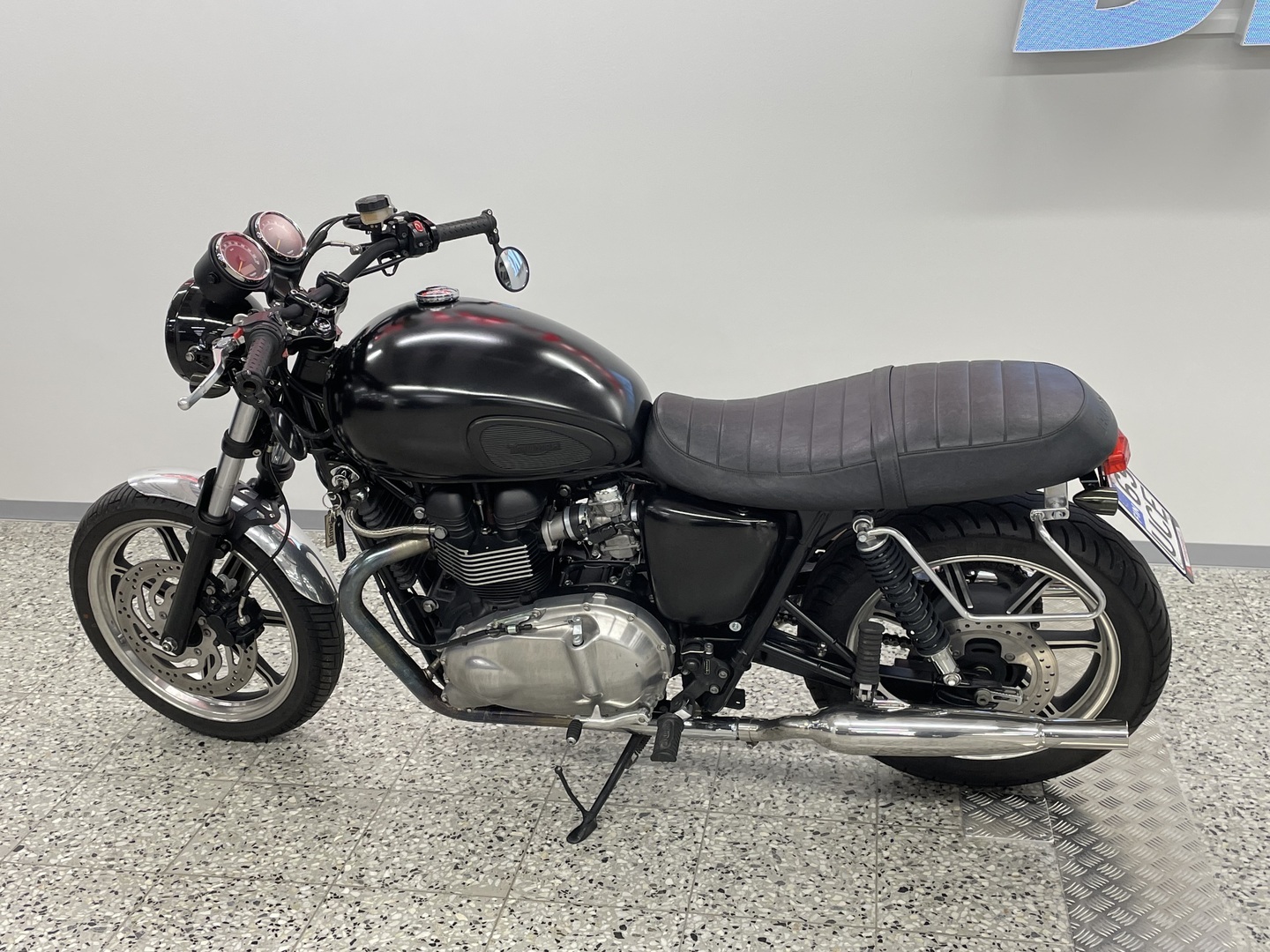 TRIUMPH Bonneville 2011