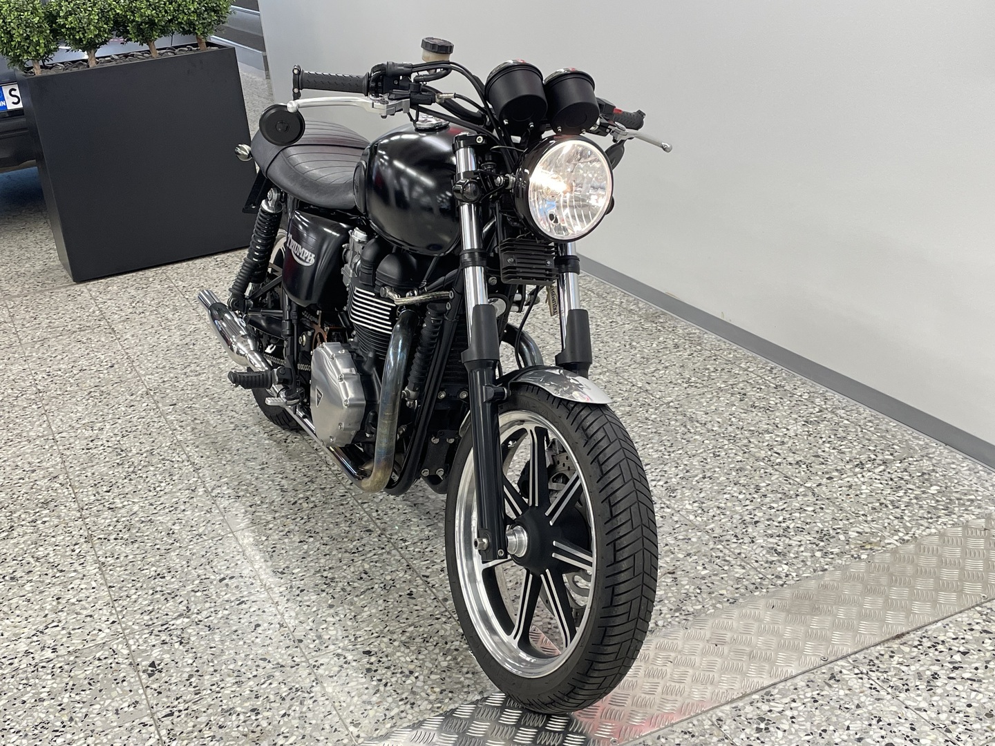 TRIUMPH Bonneville 2011