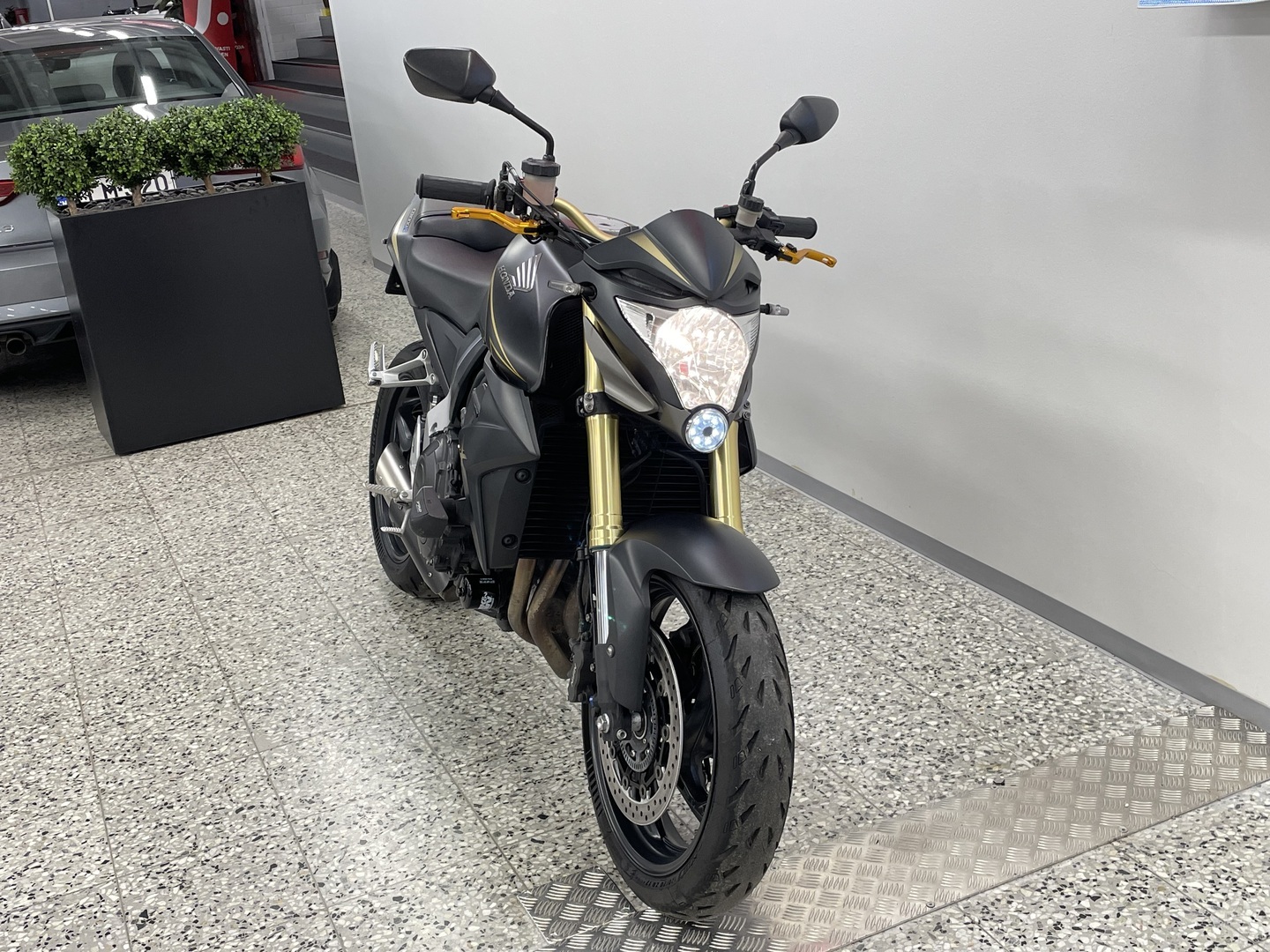HONDA CB 2012