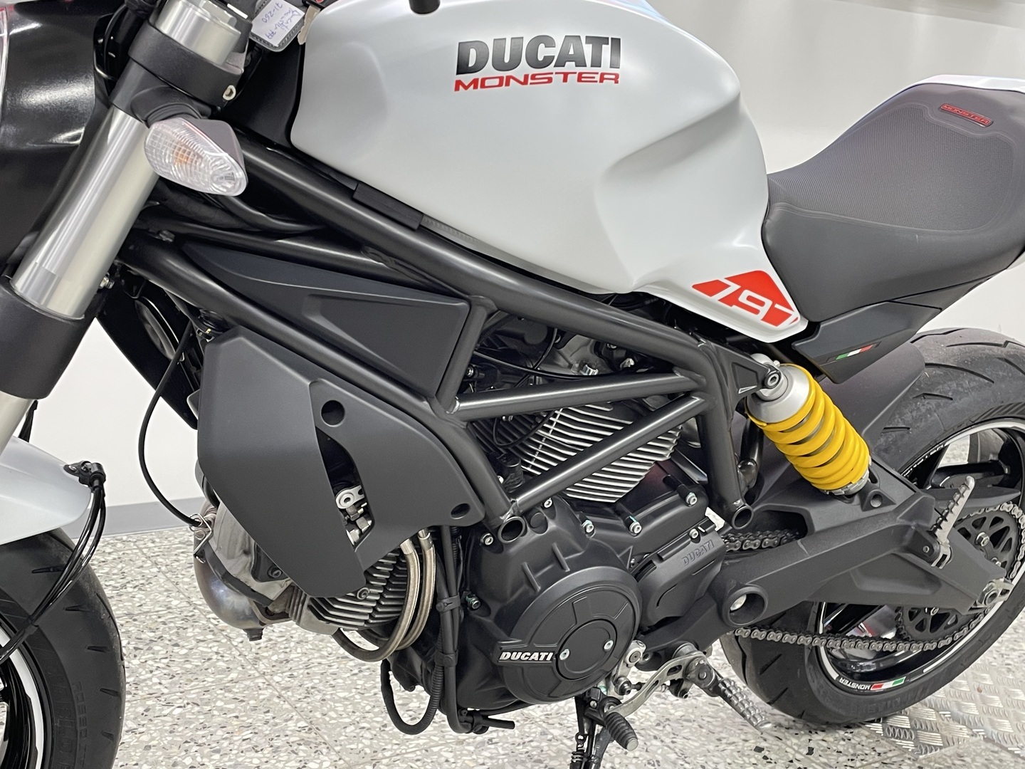 DUCATI MONSTER 2019