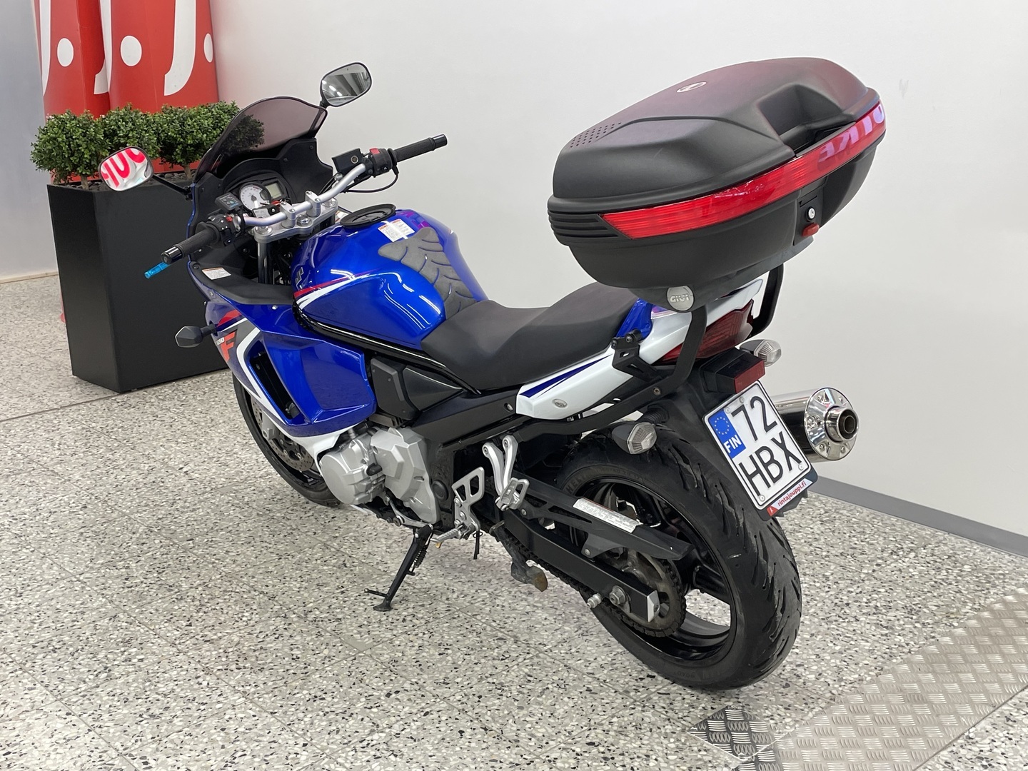 SUZUKI GSX 2010
