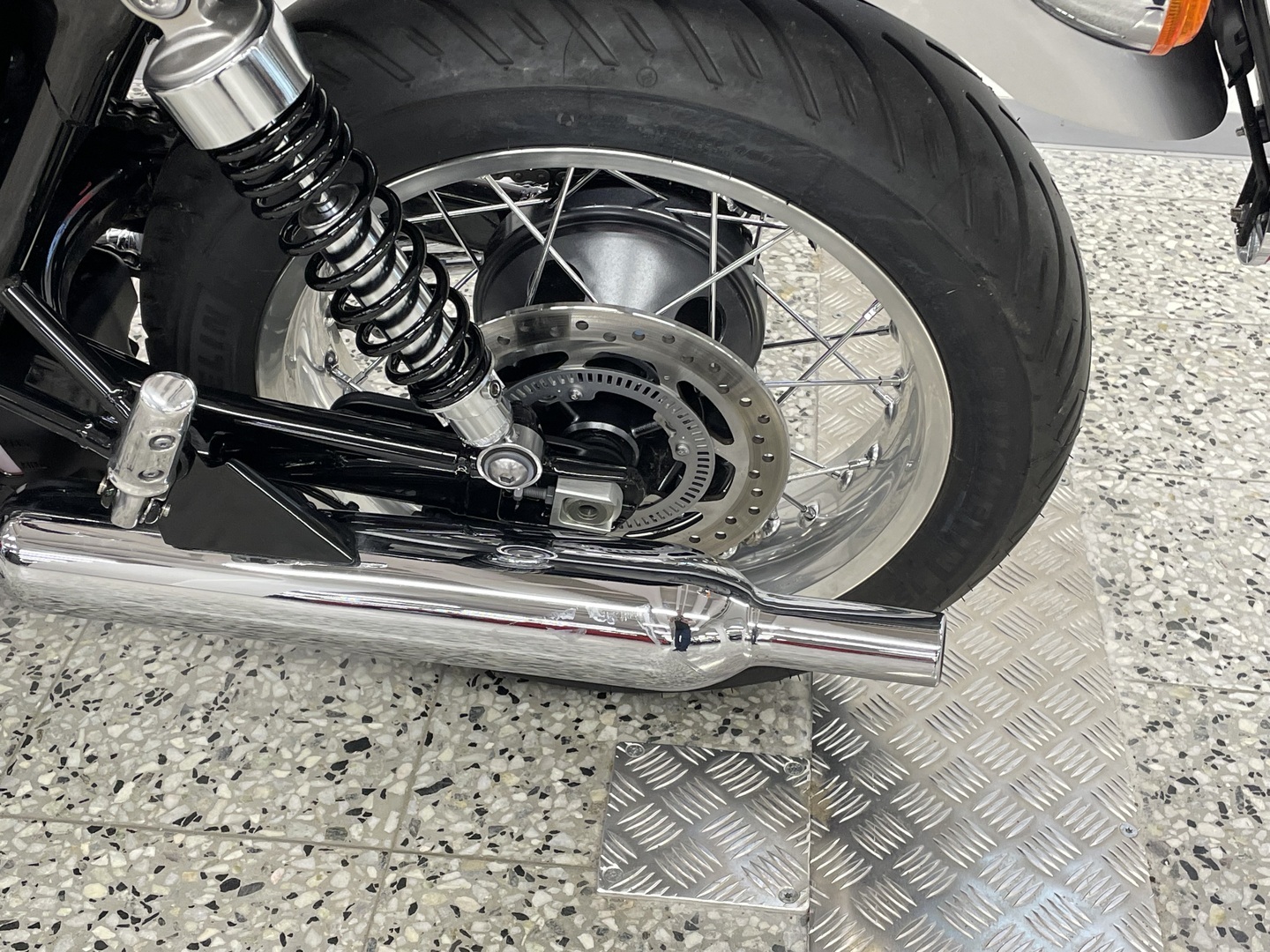 TRIUMPH BONNEVILLE 2024