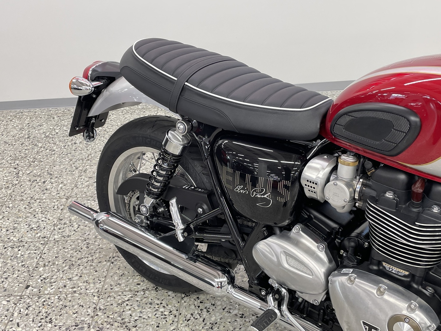 TRIUMPH BONNEVILLE 2024