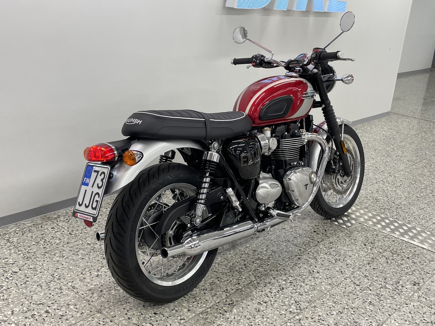TRIUMPH BONNEVILLE 2024