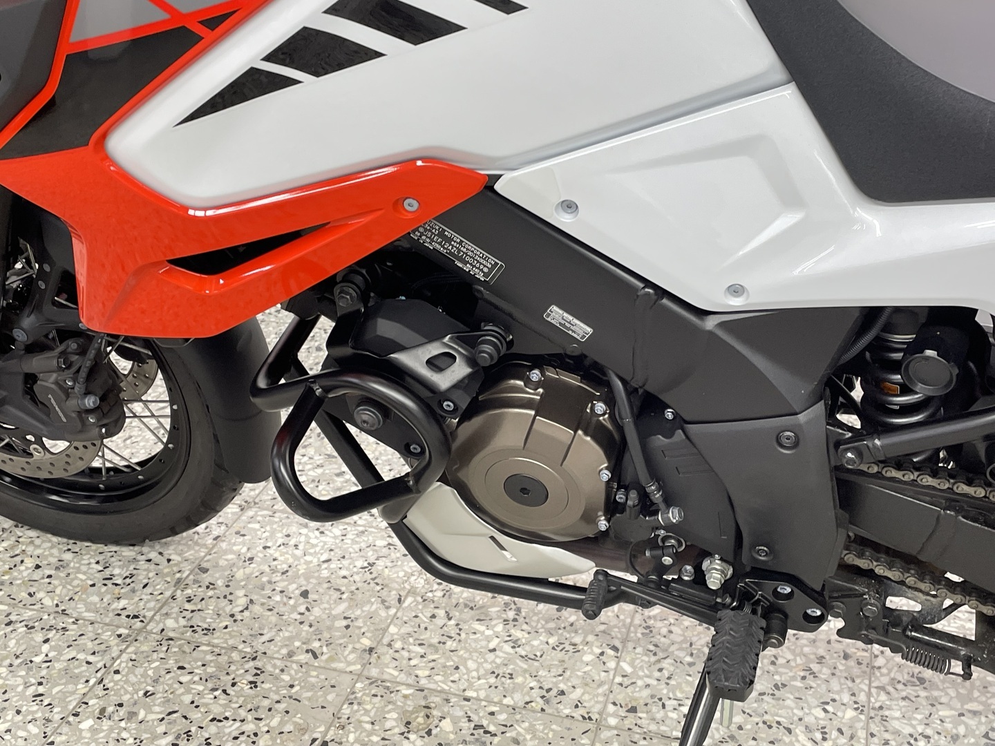 SUZUKI DL 2020