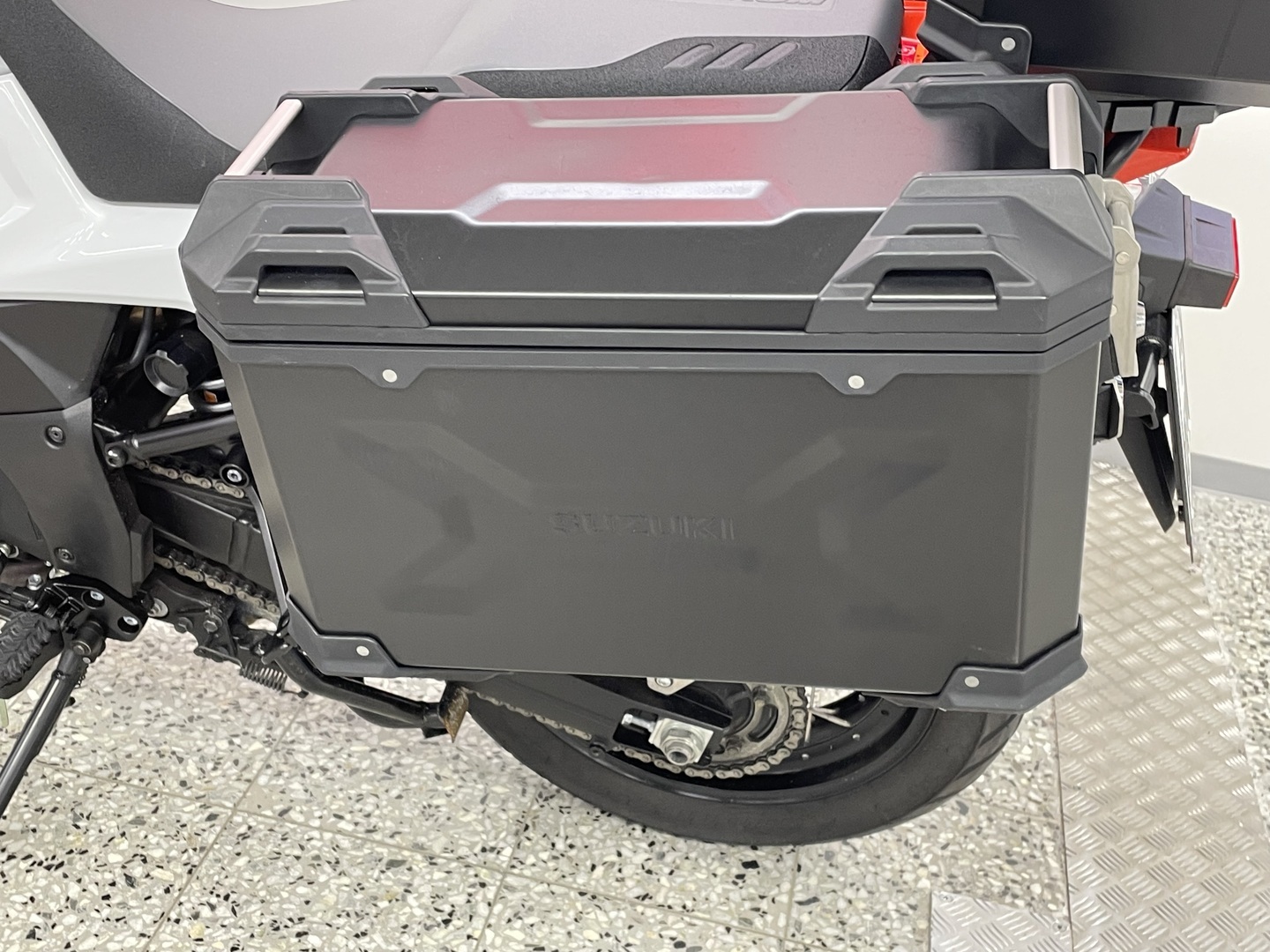 SUZUKI DL 2020