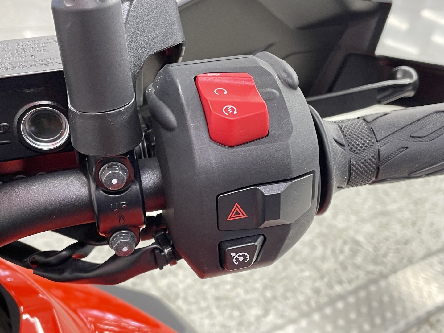 SUZUKI DL 2020