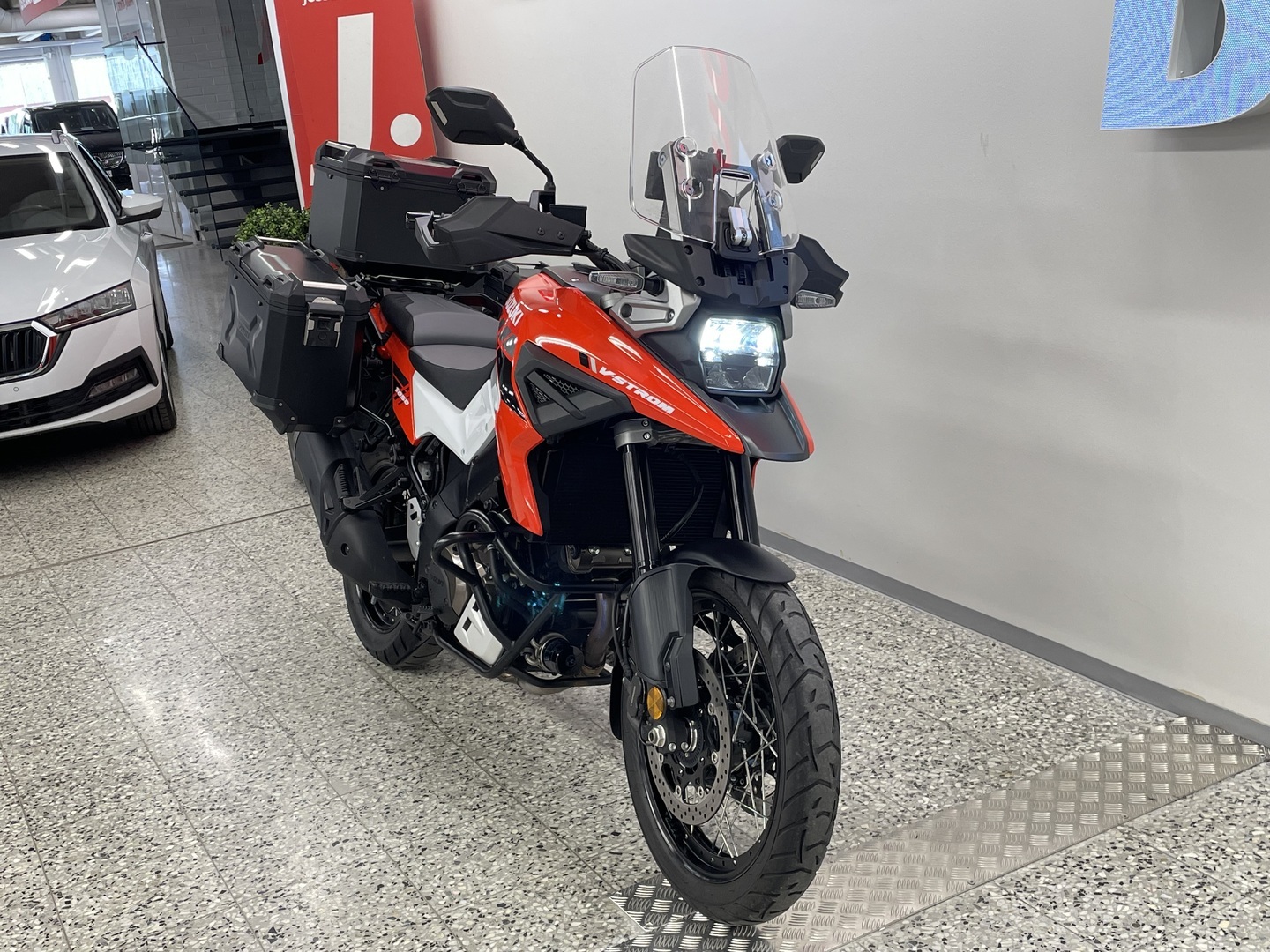SUZUKI DL 2020