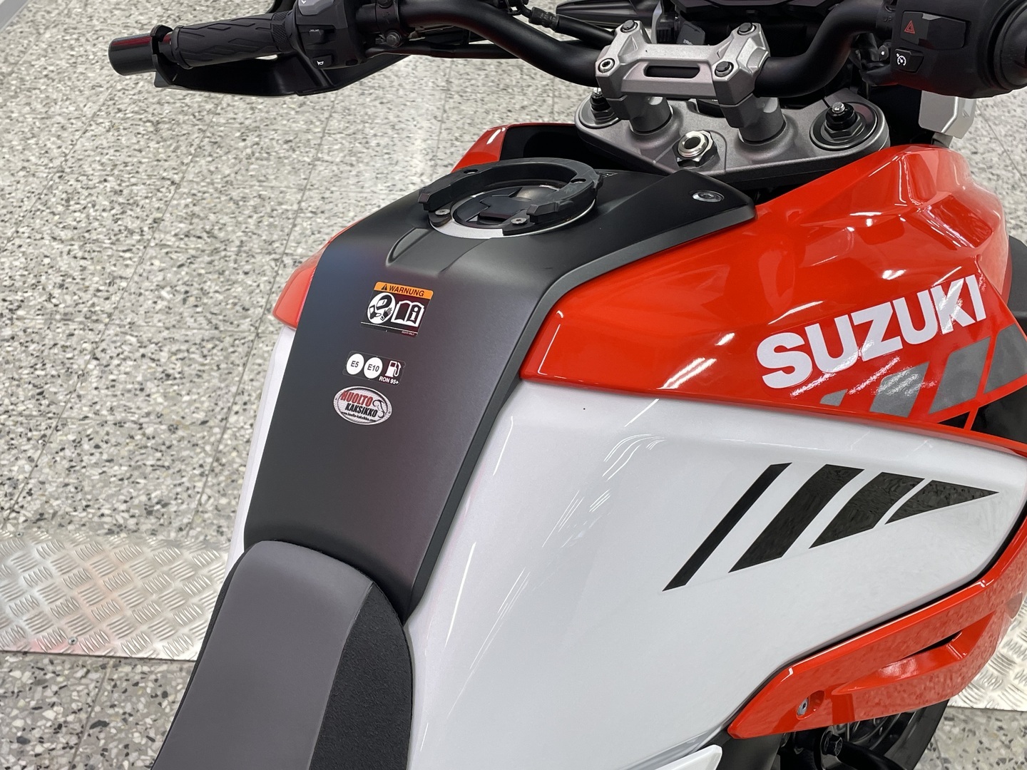 SUZUKI DL 2020