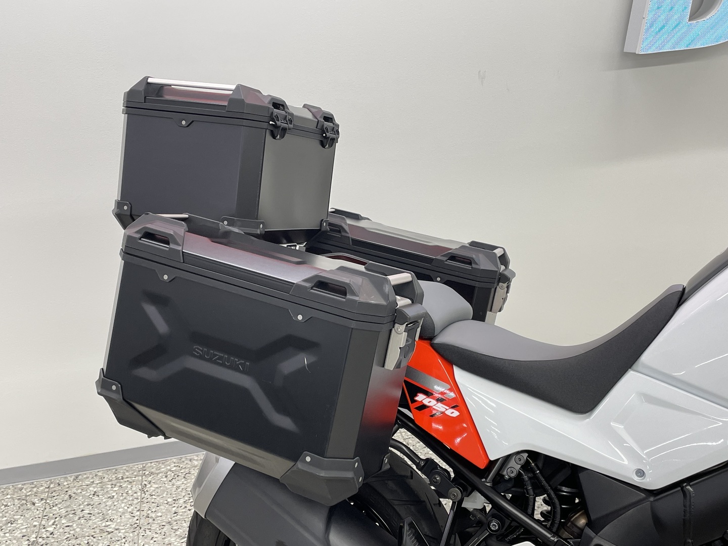 SUZUKI DL 2020