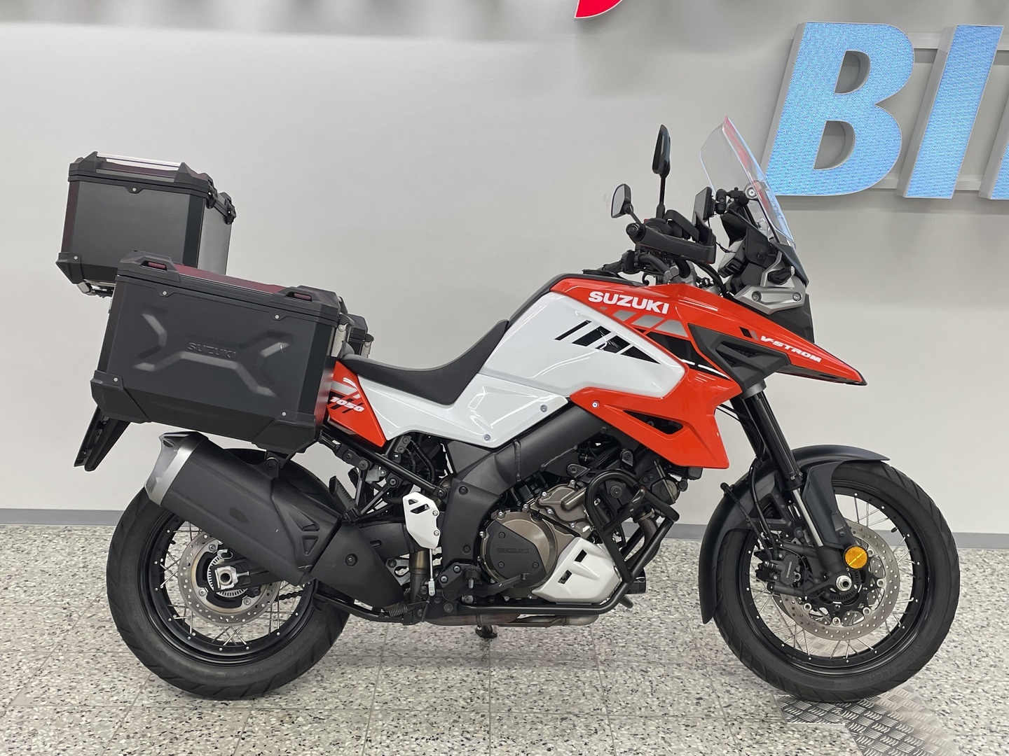 SUZUKI DL 2020