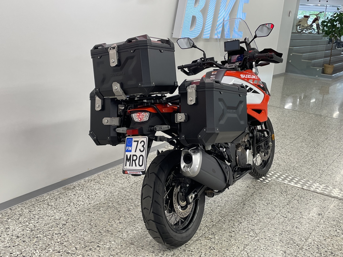 SUZUKI DL 2020