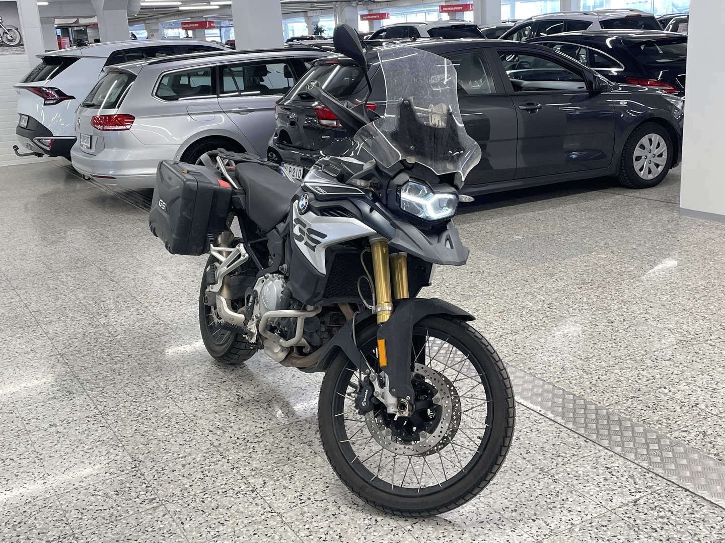 BMW F 2019