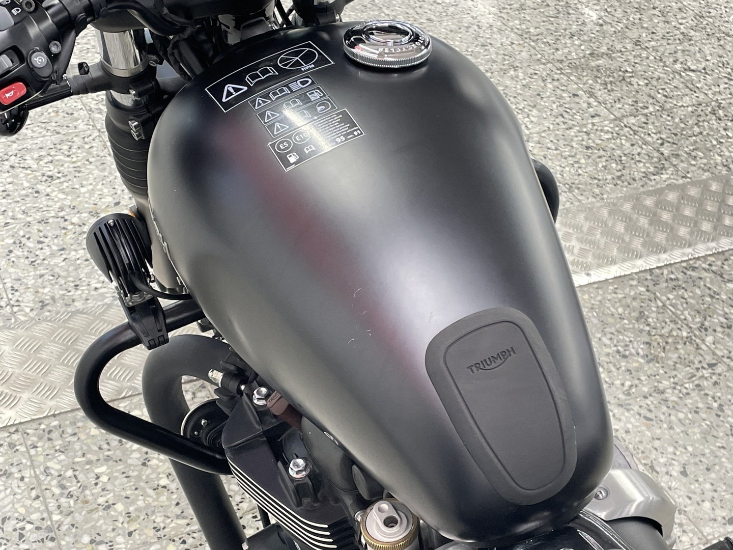 TRIUMPH BONNEVILLE 2019
