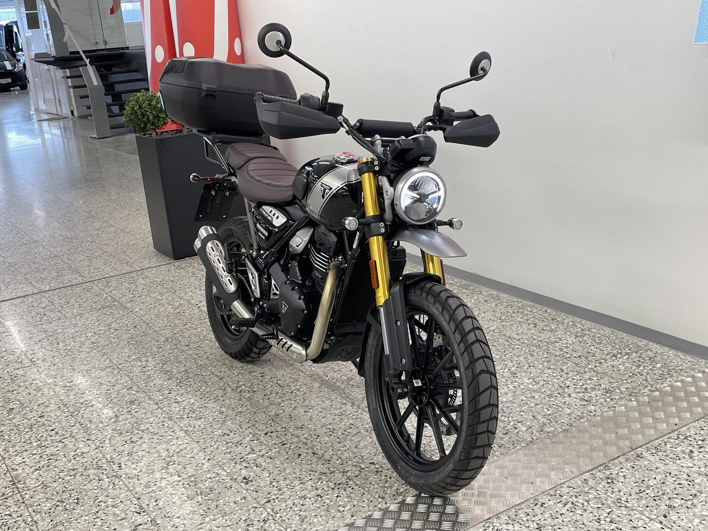 TRIUMPH SCRAMBLER 2025