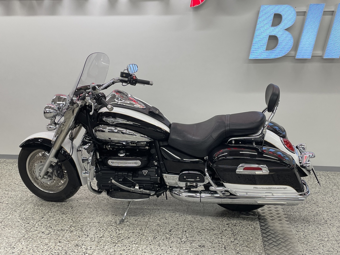 TRIUMPH ROCKET III 2011