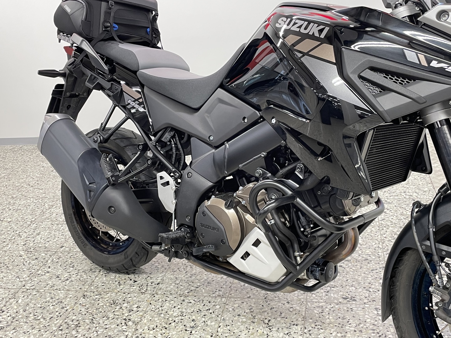 SUZUKI DL 2020