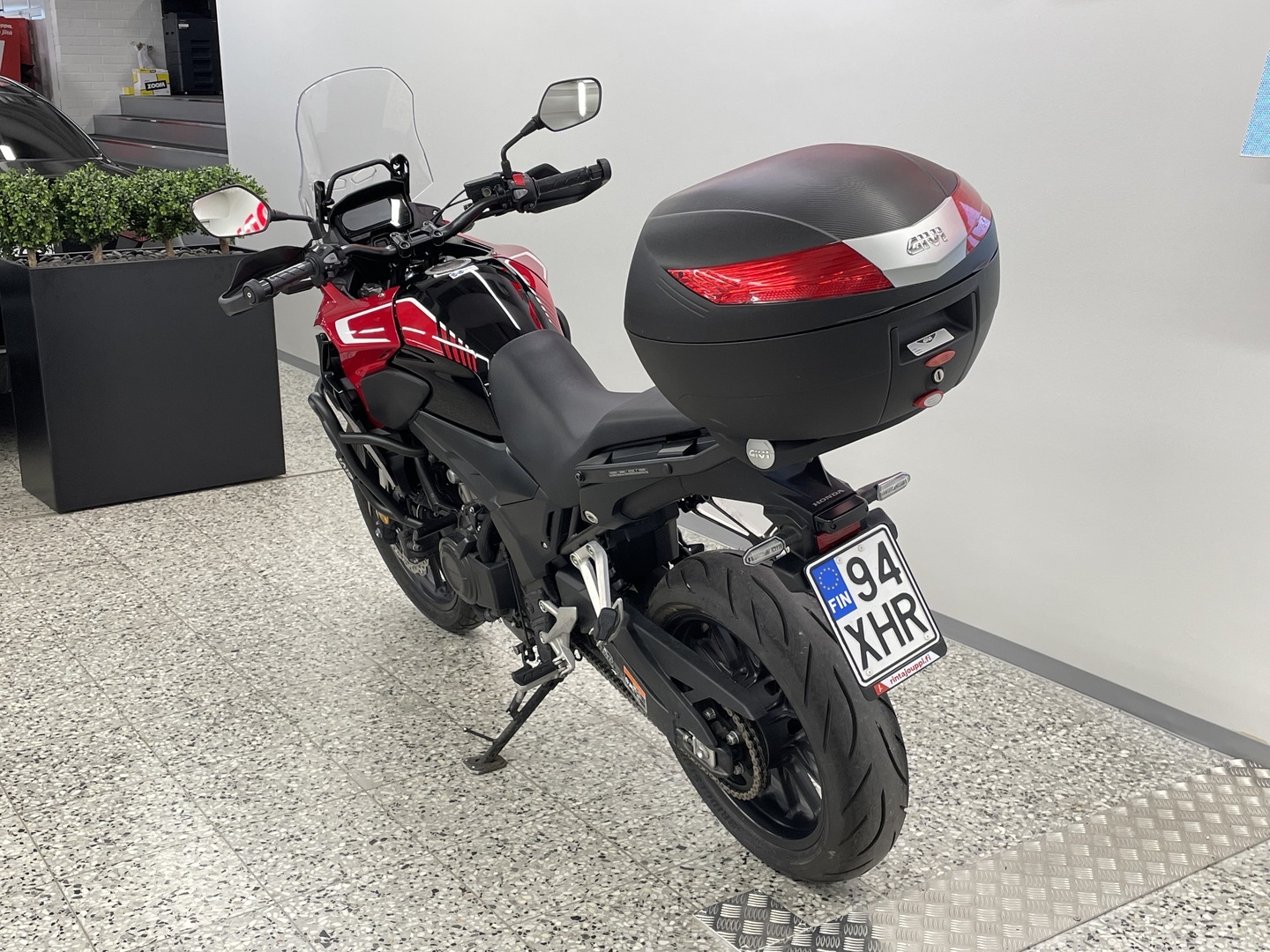 HONDA CB 2023