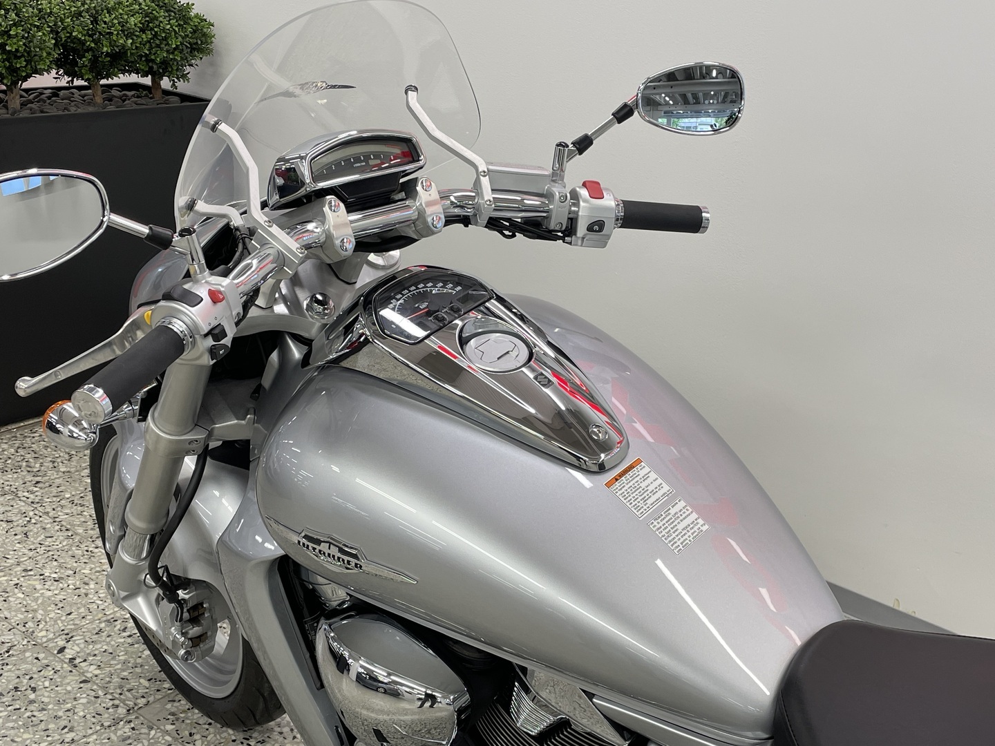 SUZUKI INTRUDER 2010