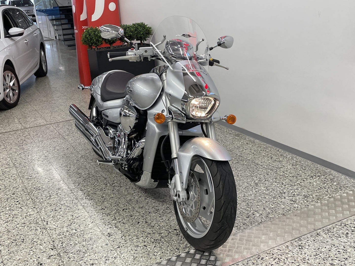SUZUKI INTRUDER 2010