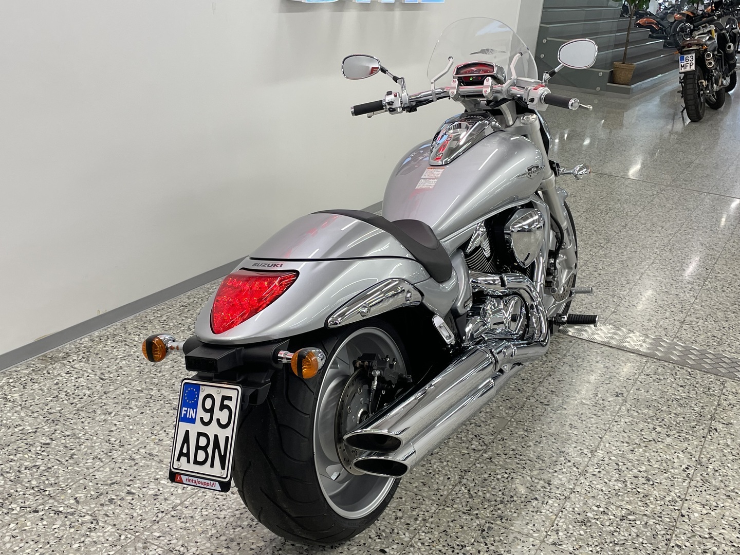 SUZUKI INTRUDER 2010