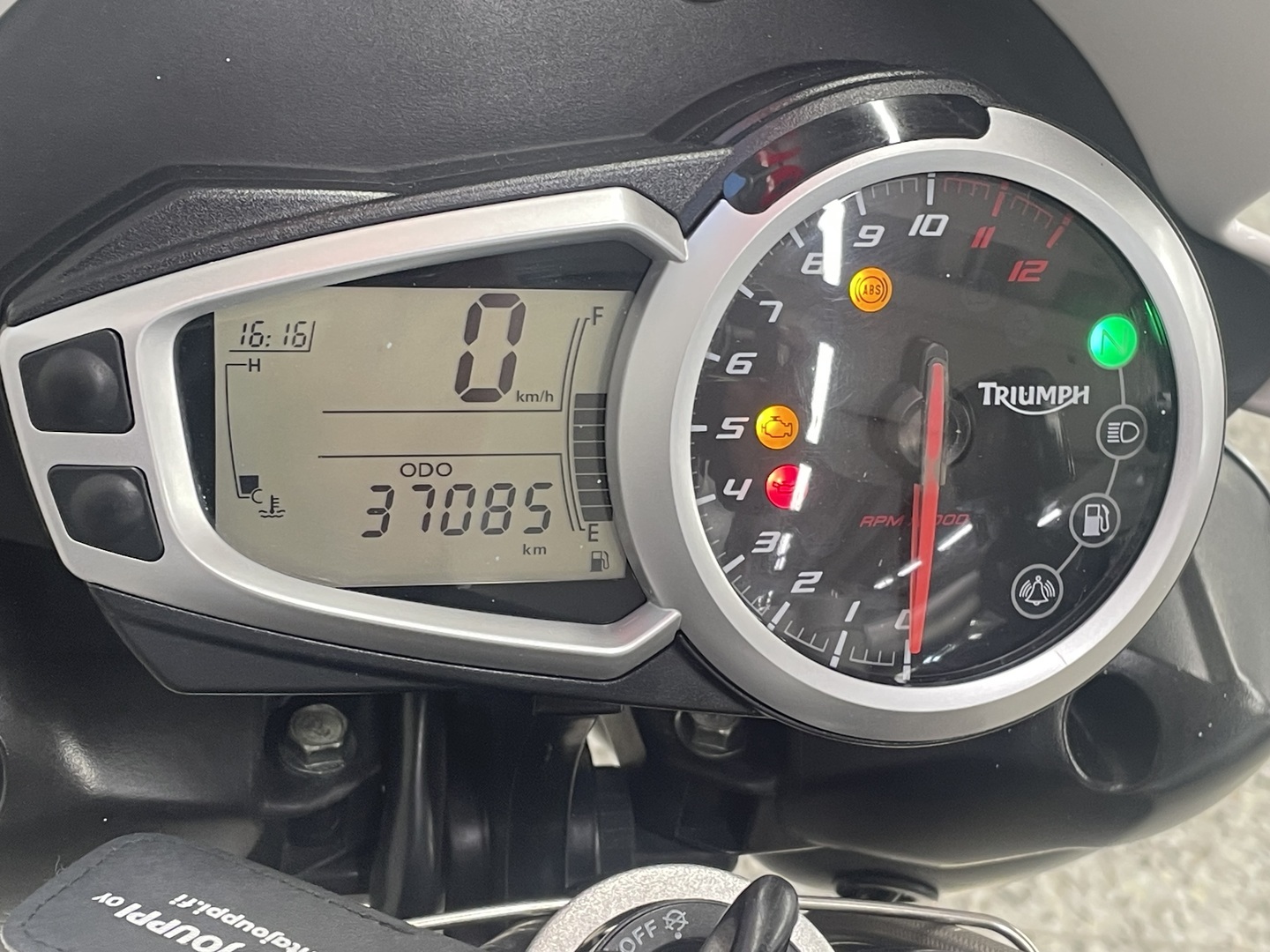 TRIUMPH SPEED TRIPLE 2015