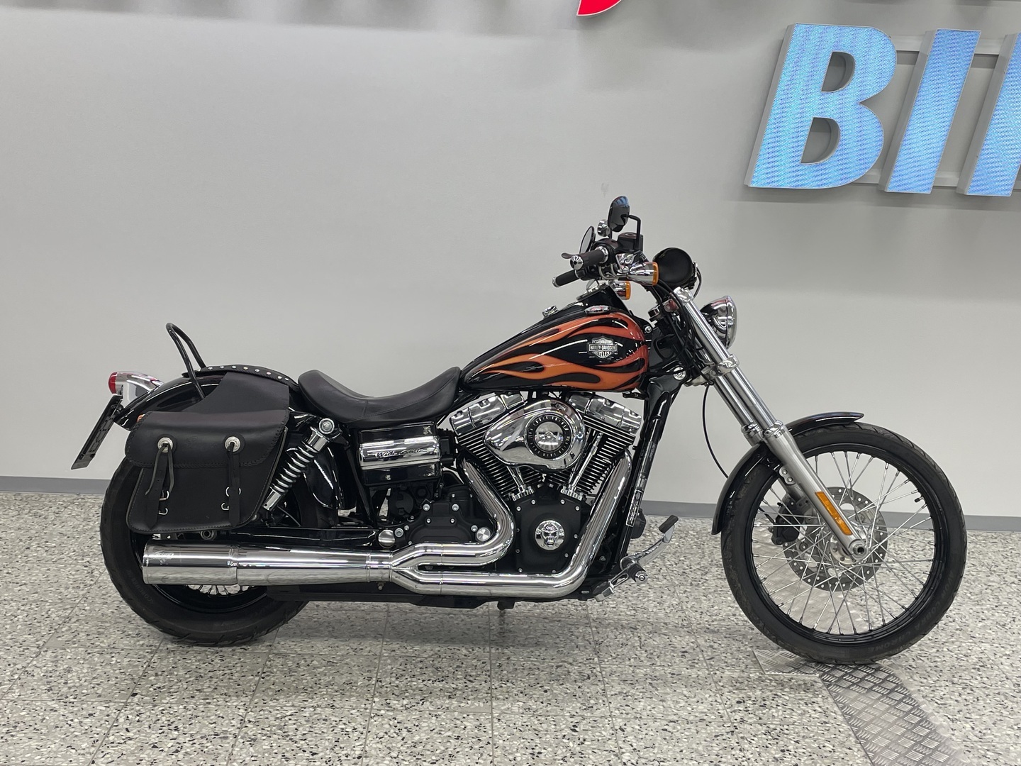 HARLEY-DAVIDSON DYNA 2011