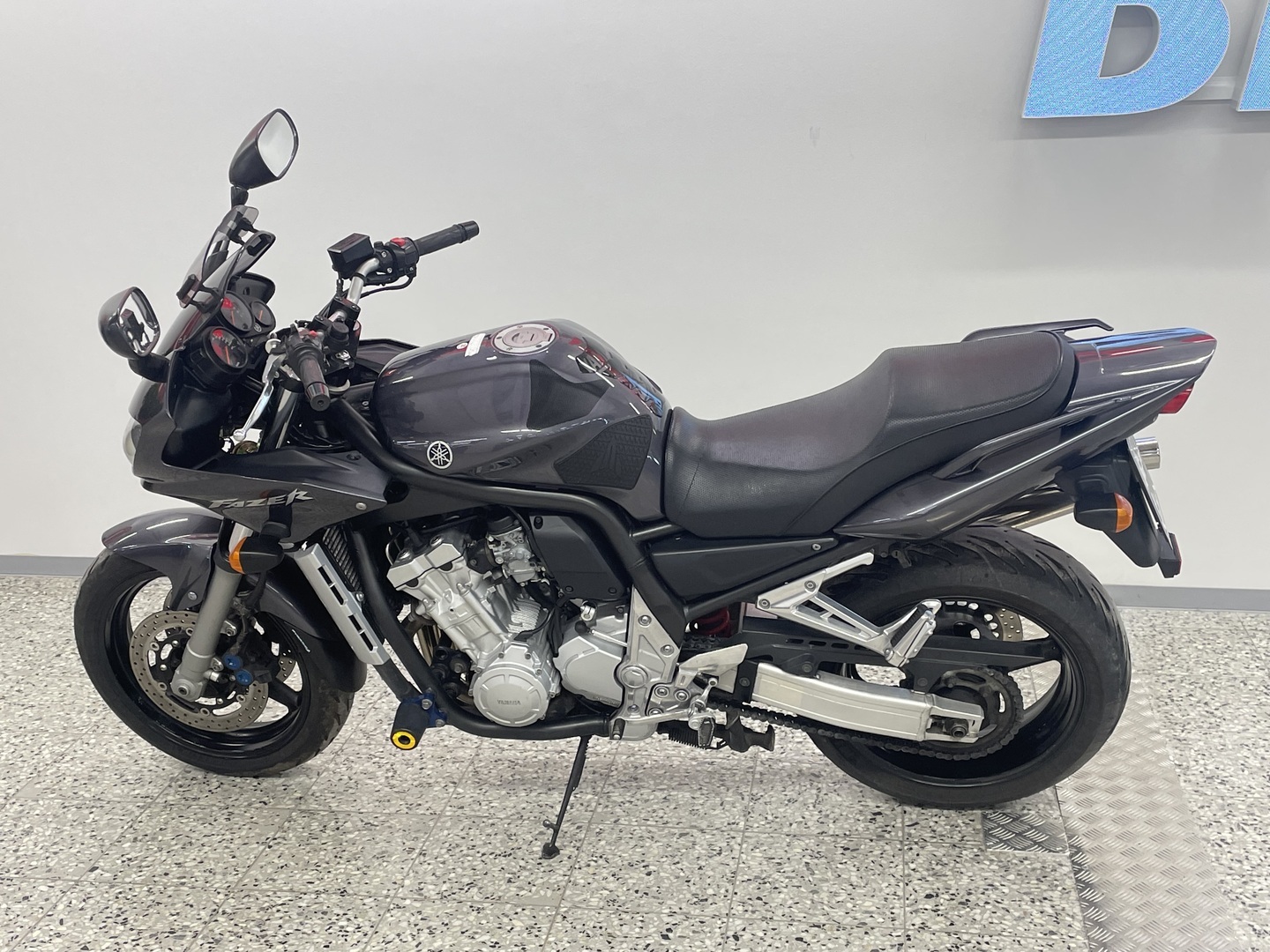 YAMAHA FZS 2005